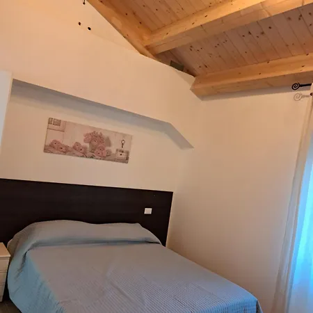 ホームステイ Antico Casale Agugliano